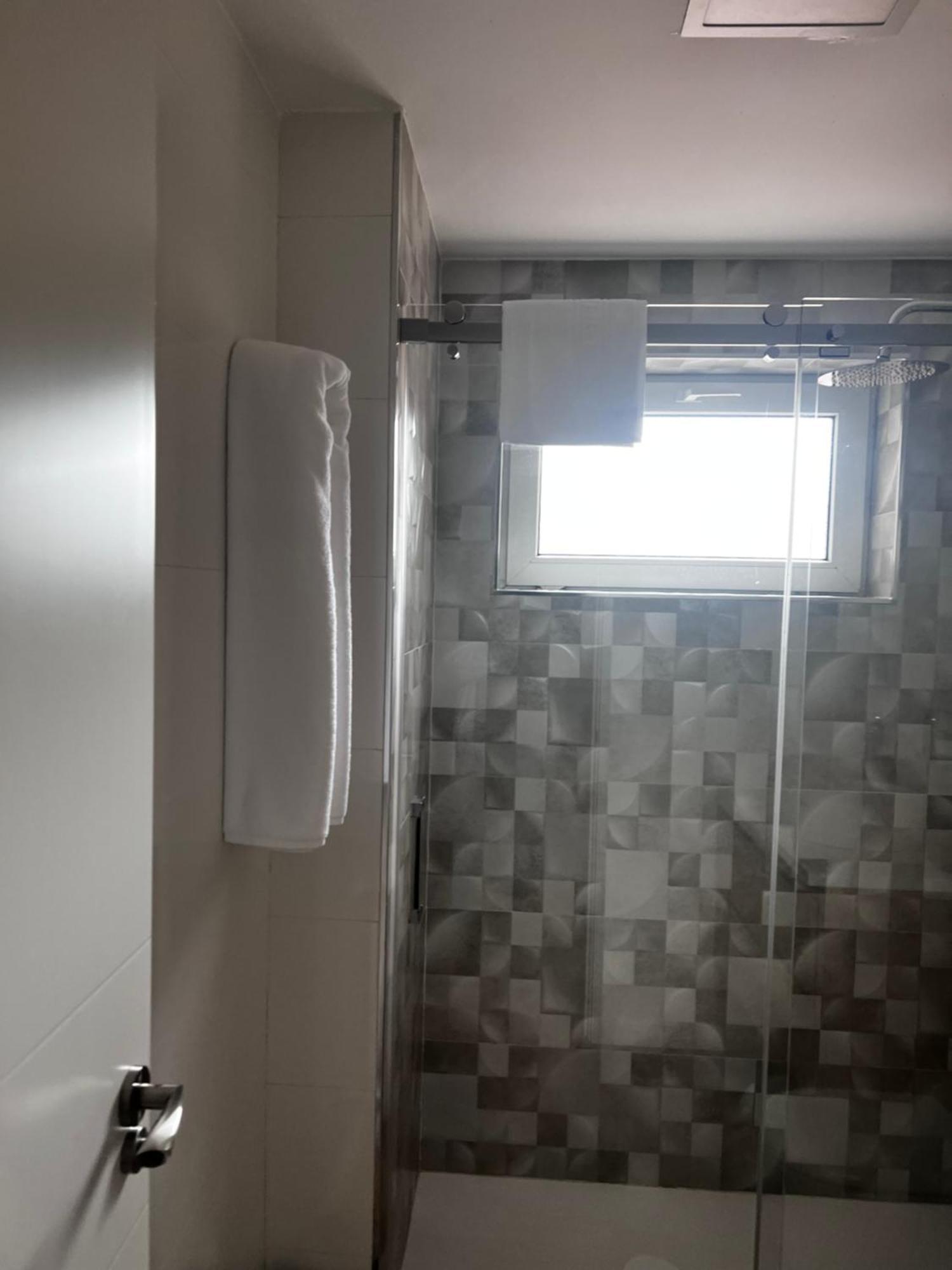 Appartement Duplex Bertamirans à Angeles Extérieur photo